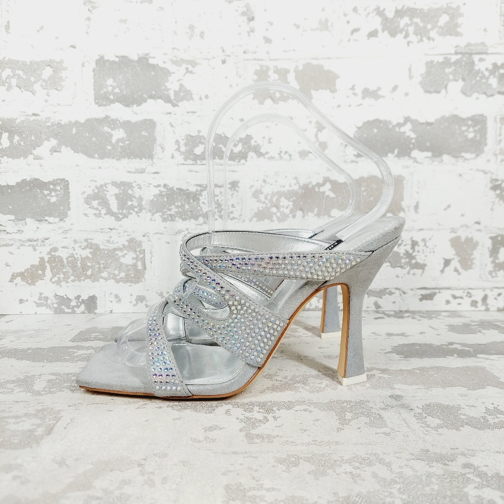 New Nine West Silver Embossed Square Toe Sandal T350